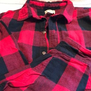 Men’s buffalo plaid shirt with front button pocket